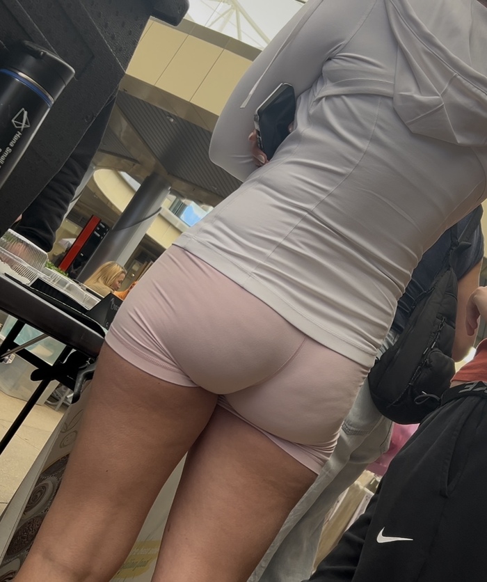 Are the voyeurs in place? - 18+, Girls, Erotic, The photo, Strawberry, Booty, Sexuality, Hips, beauty, Back view, Figure, Long hair, Waist, Bottom view, Body, Voyeurism, Peeping, GIF, Longpost, NSFW