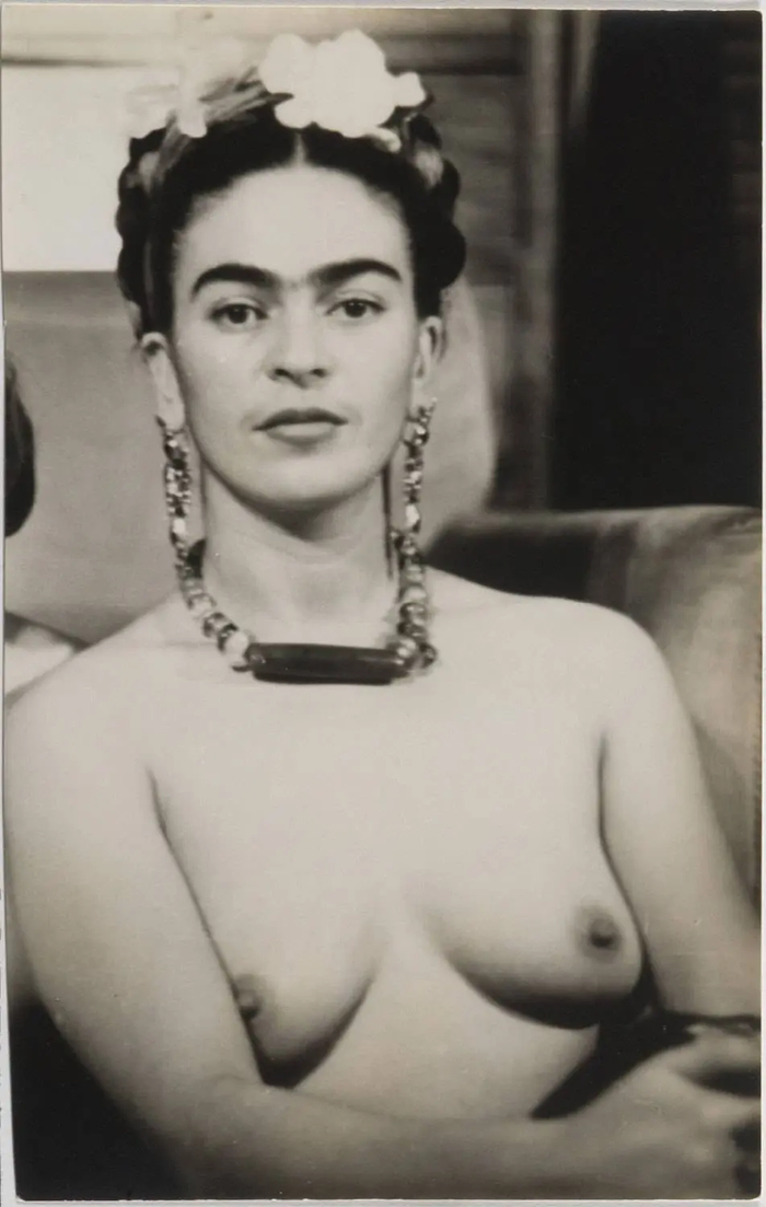 Frida loves to undress - 18+, My, Survey, Sex, Boobs, Naked, Exhibitionism, No bra, Longpost, Artist, Frida Kahlo, Art, NSFW