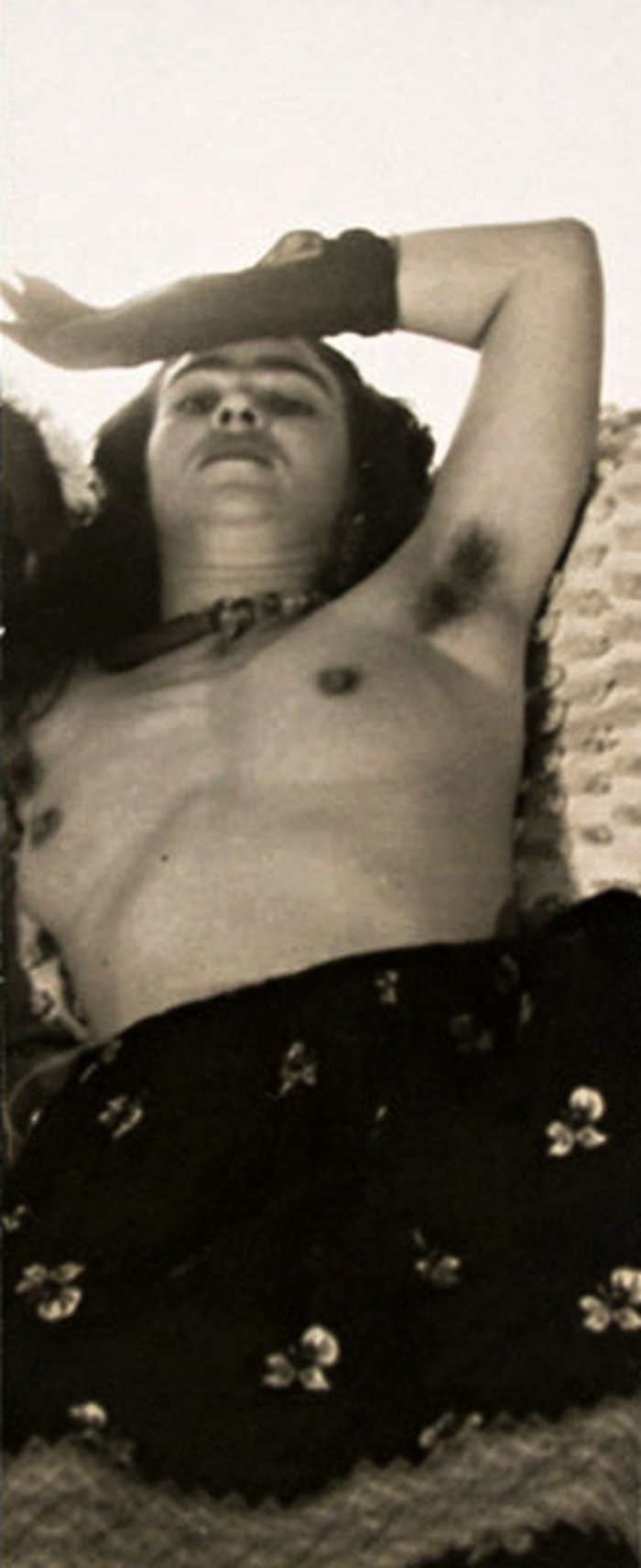 Frida loves to undress - 18+, My, Survey, Sex, Boobs, Naked, Exhibitionism, No bra, Longpost, Artist, Frida Kahlo, Art, NSFW