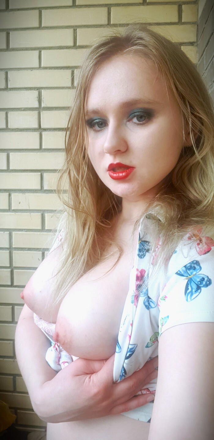 It's Friday the Slut again, and I'm here as usual. - 18+, My, Erotic, Blonde, Boobs, Arms, Makeup, Pallor, NSFW