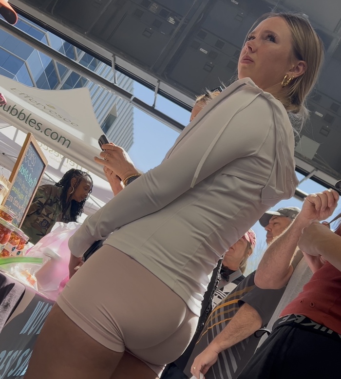 Are the voyeurs in place? - 18+, Girls, Erotic, The photo, Strawberry, Booty, Sexuality, Hips, beauty, Back view, Figure, Long hair, Waist, Bottom view, Body, Voyeurism, Peeping, GIF, Longpost, NSFW