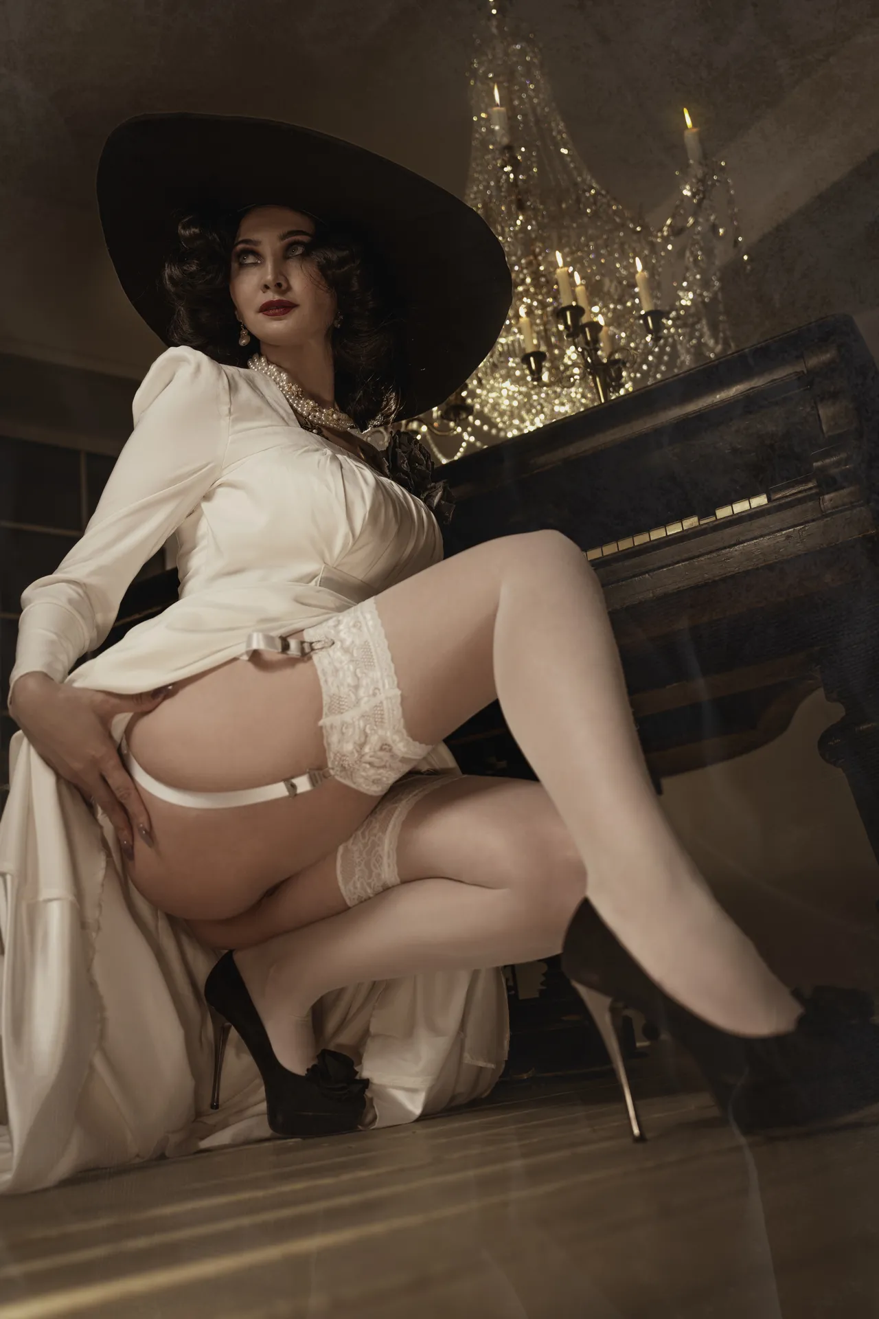 Gliese 581 – Lady Dimitrescu - 18+, Фотография, Фотосессия, Косплей, Косплееры, Эротика, Попа, Сиськи, Эротическое бельё, Игры, Леди Димитреску - Resident Evil, Resident Evil, Resident Evil 8: Village, Длиннопост, NSFW