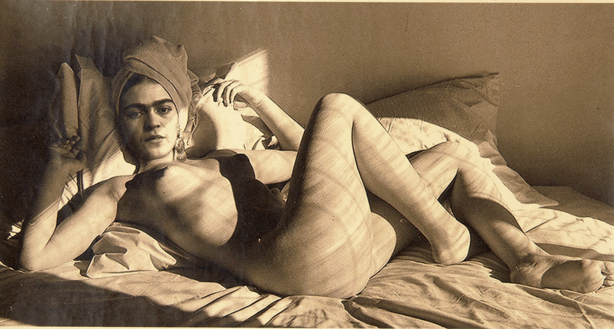 Frida loves to undress - 18+, My, Survey, Sex, Boobs, Naked, Exhibitionism, No bra, Longpost, Artist, Frida Kahlo, Art, NSFW
