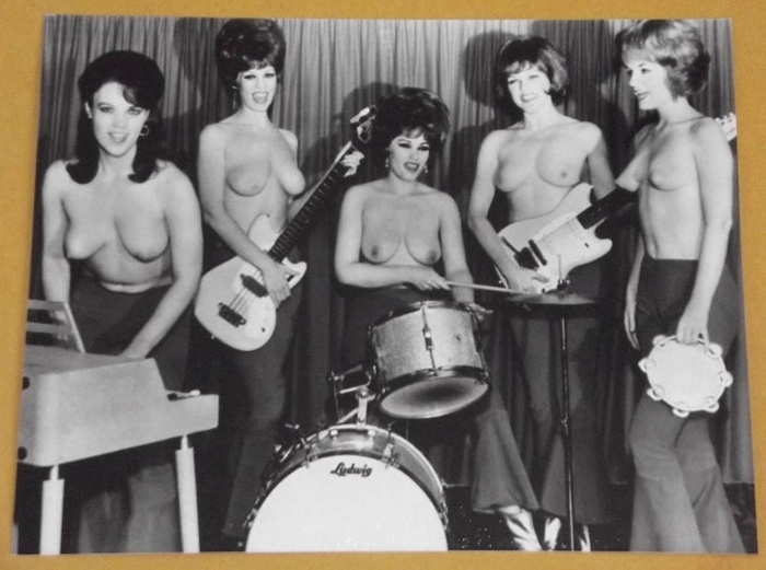 Past 0.4 - 18+, Boobs, Girls, Retro, NSFW