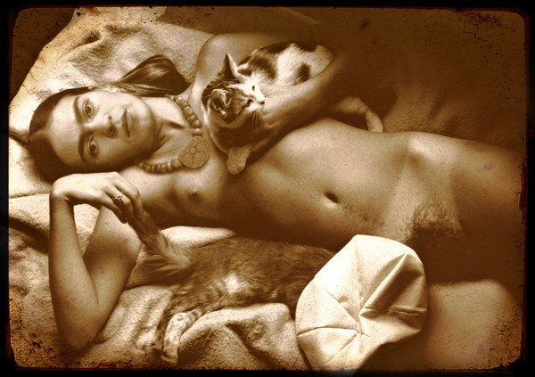 Frida loves to undress - 18+, My, Survey, Sex, Boobs, Naked, Exhibitionism, No bra, Longpost, Artist, Frida Kahlo, Art, NSFW
