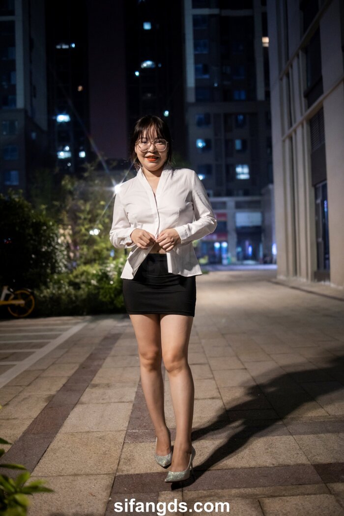She showed me a nut and a pie. - 18+, Chinese, Girls, Booty, Boobs, Vagina, Hairiness, No panties, Longpost, NSFW
